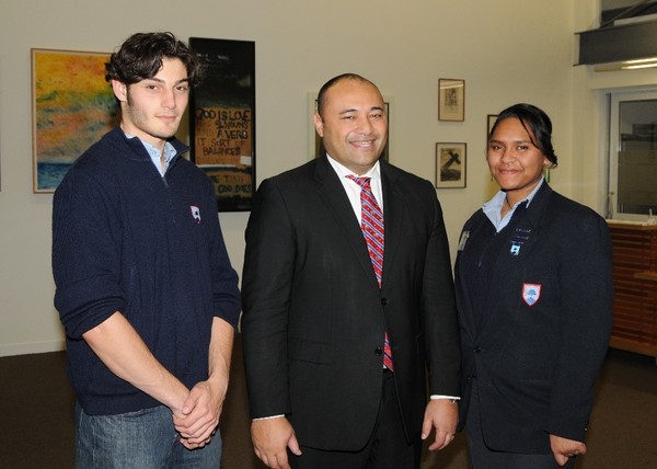 Peseta Sam Lotu-Iiga (MP), Head Girl Julia-May Aramoana, Senior Art Student Alexandre Champagnat